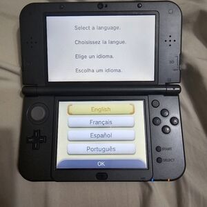 New Nintendo 3DS XL Black Used with Accessories